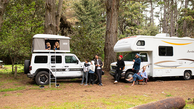 families camping rv