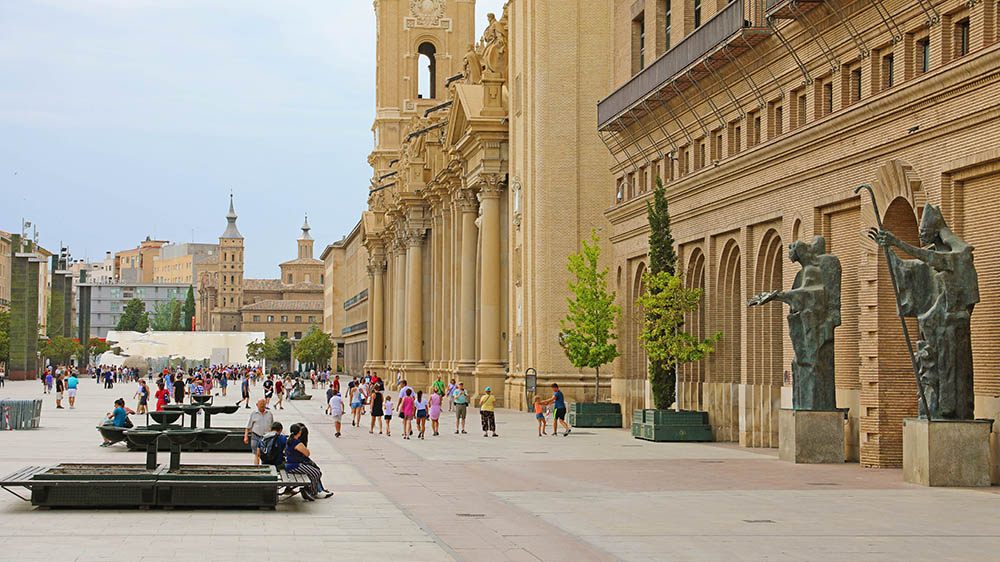 Plaza de Nuestra Señora del Pilar square in Zaragoza, Aragon, Spain